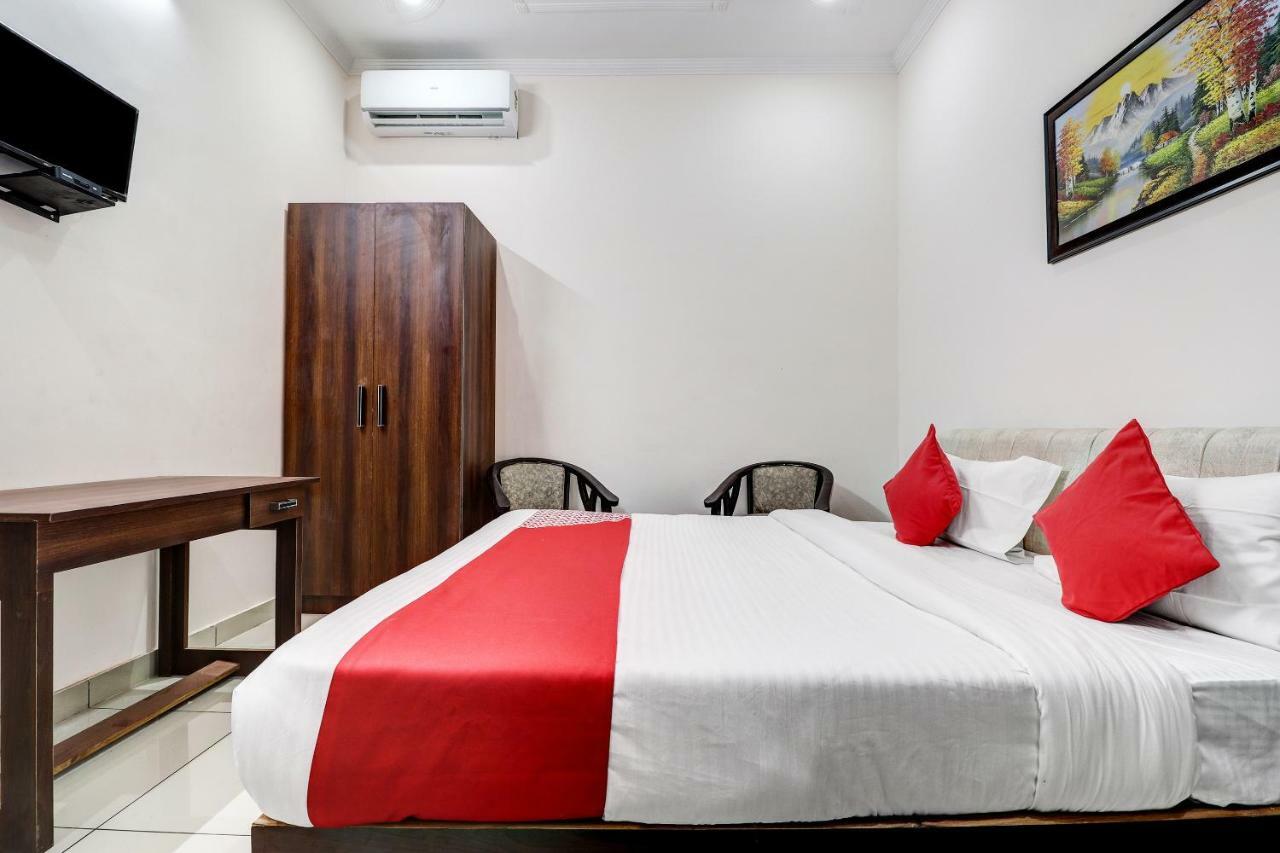 Oyo 38208 Hotel Prakash Kunj Лакхнау Экстерьер фото