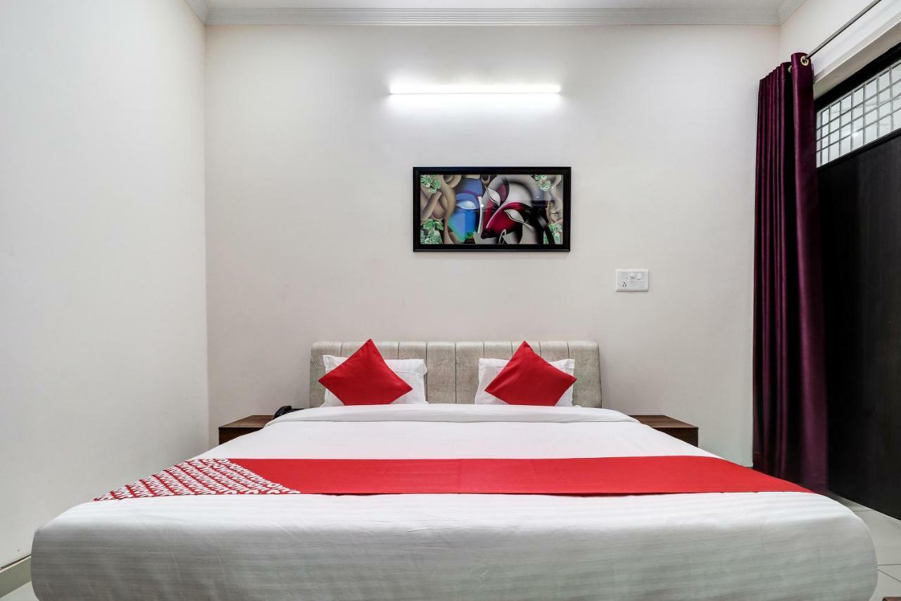Oyo 38208 Hotel Prakash Kunj Лакхнау Экстерьер фото